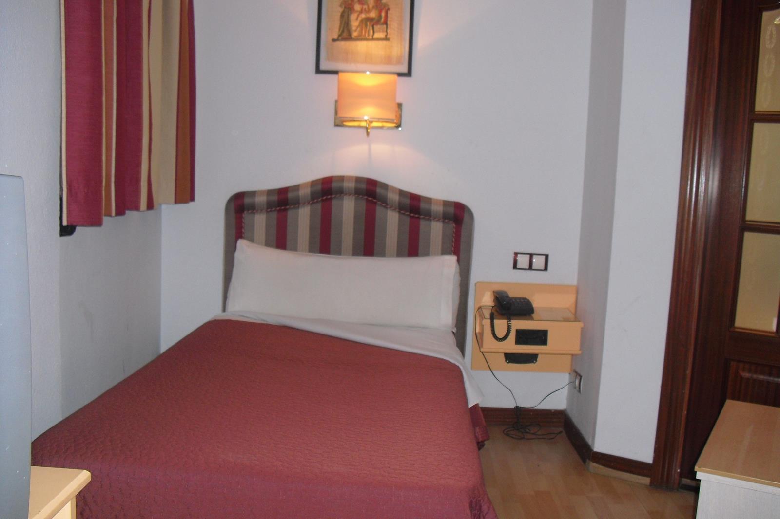 Hotel Tibur Zaragoza Exteriör bild