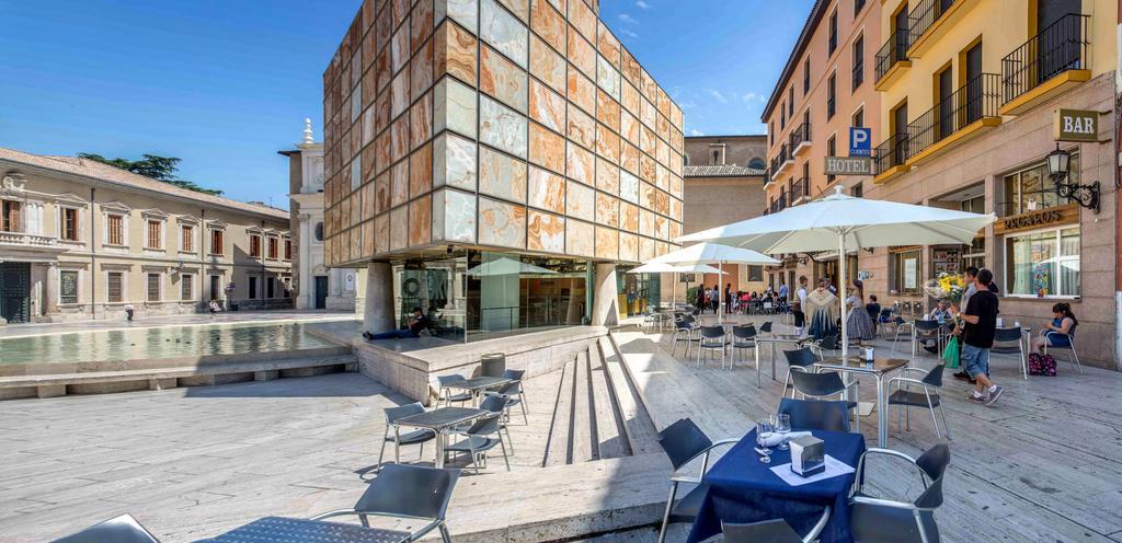 Hotel Tibur Zaragoza Exteriör bild