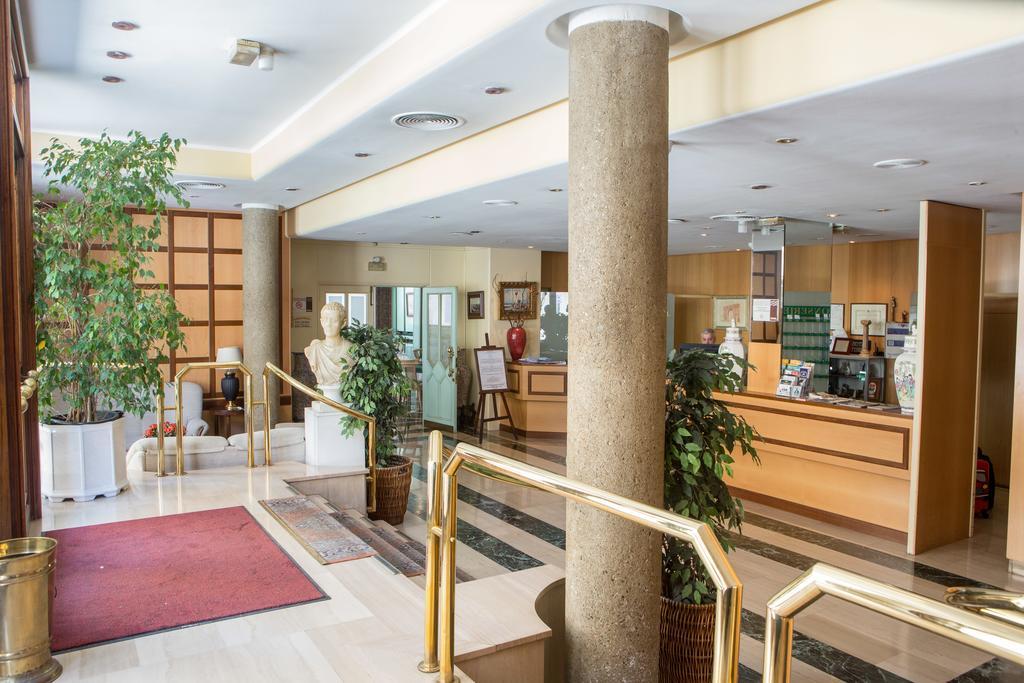 Hotel Tibur Zaragoza Exteriör bild